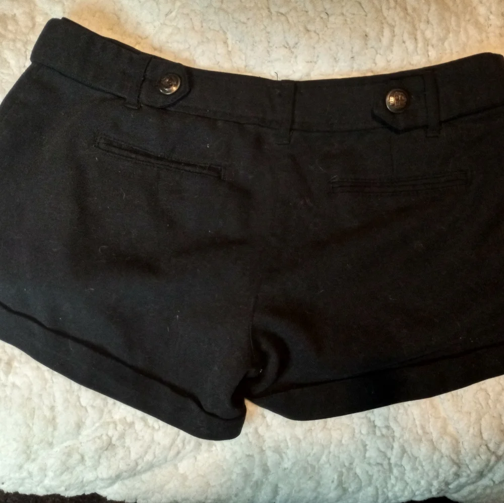 Black shorts - Picture 3 of 4